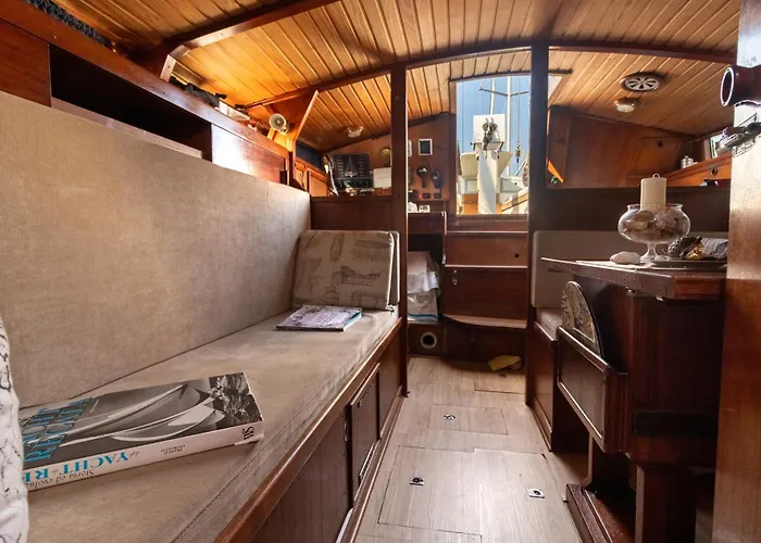 Quo Vadis Yacht